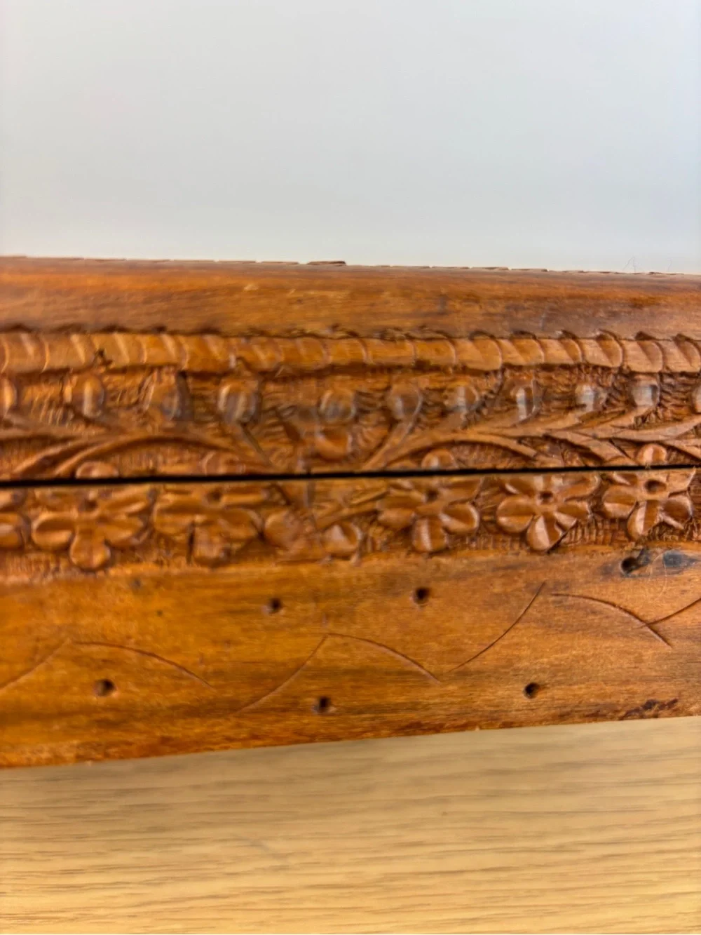Vintage Hand Carved Wooden Floral Trinket Box‎